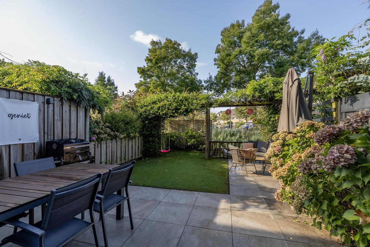 Tussenwoning te koop: Rietvelddreef 56, Barendrecht