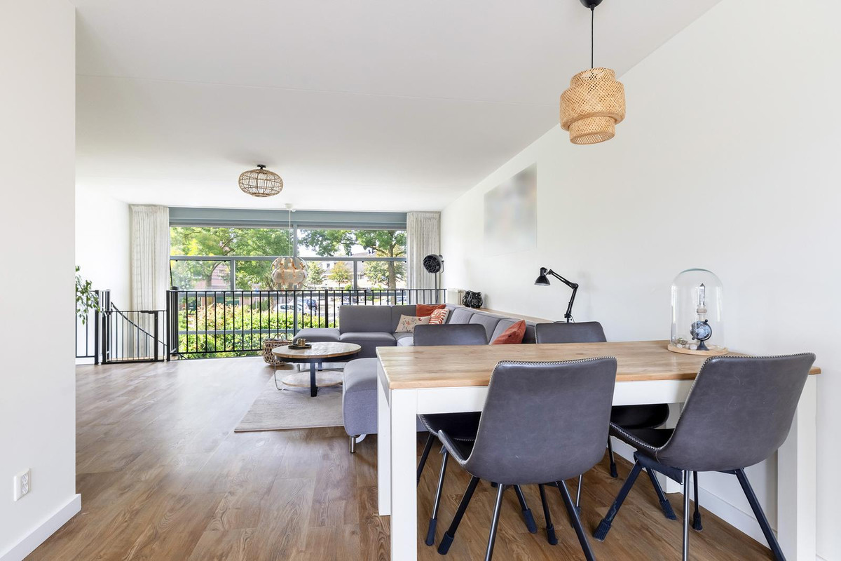 Tussenwoning te koop: Rietvelddreef 56, Barendrecht