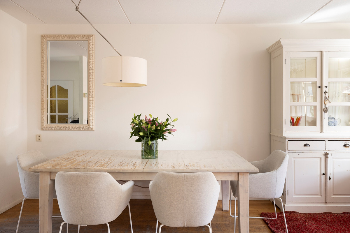 Tussenwoning te koop: Johanna van Heukelomstraat 12, Haarlem
