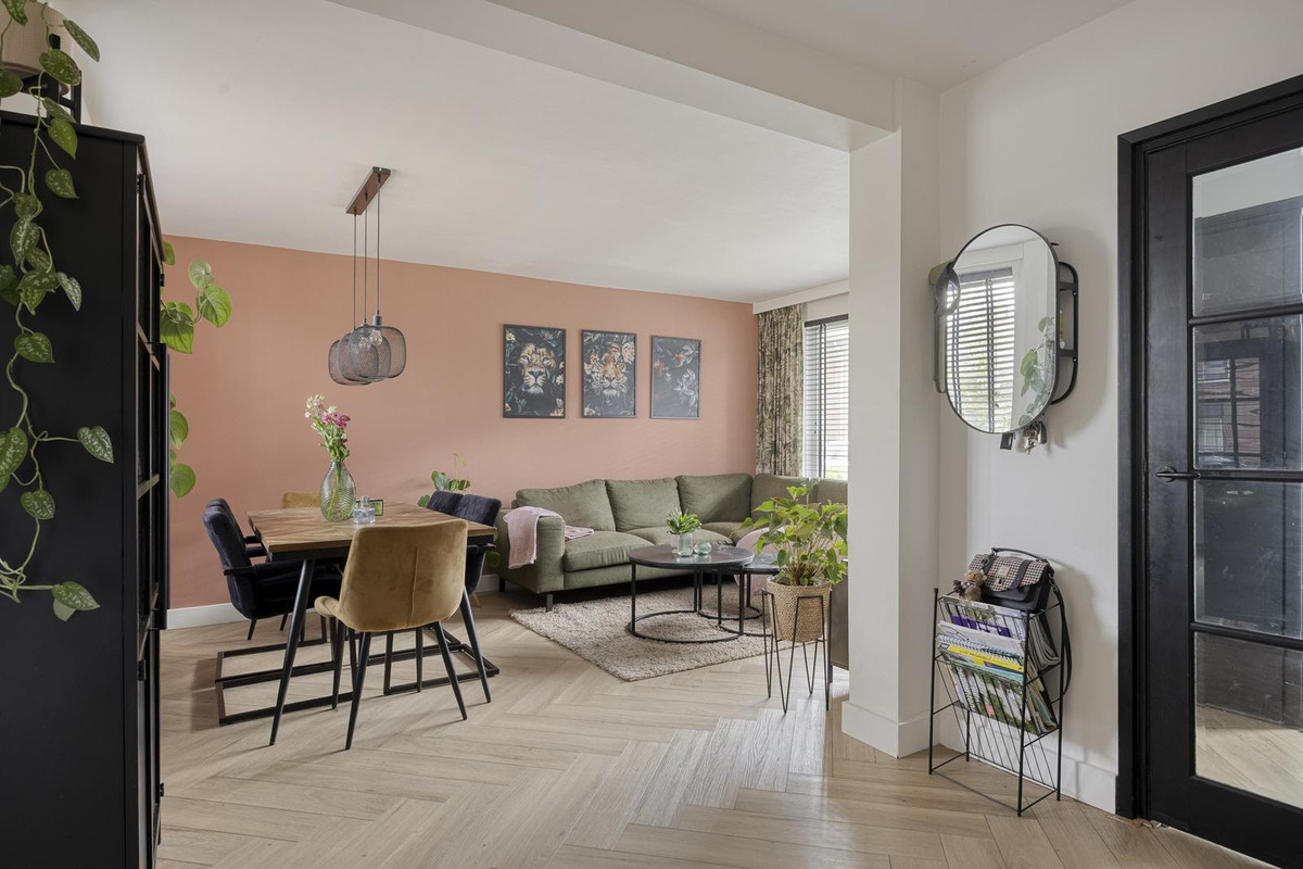 Tussenwoning te koop: Weefmeesterstraat 9, Tilburg
