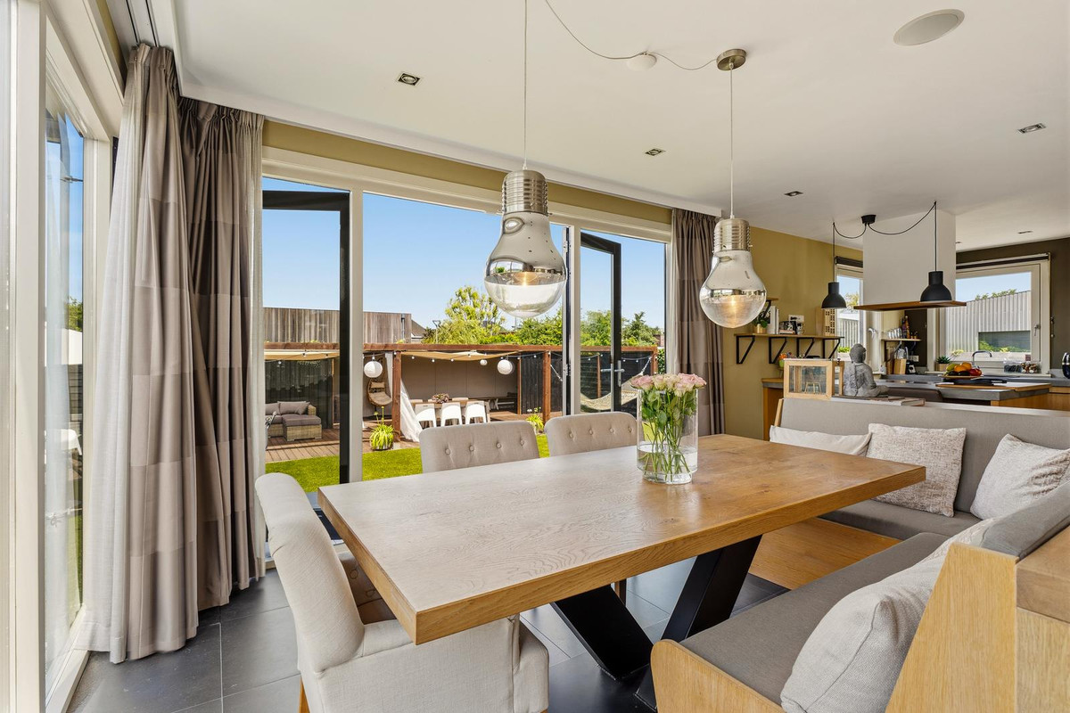 Vrijstaande woning te koop: Minervasingel 30, Almere
