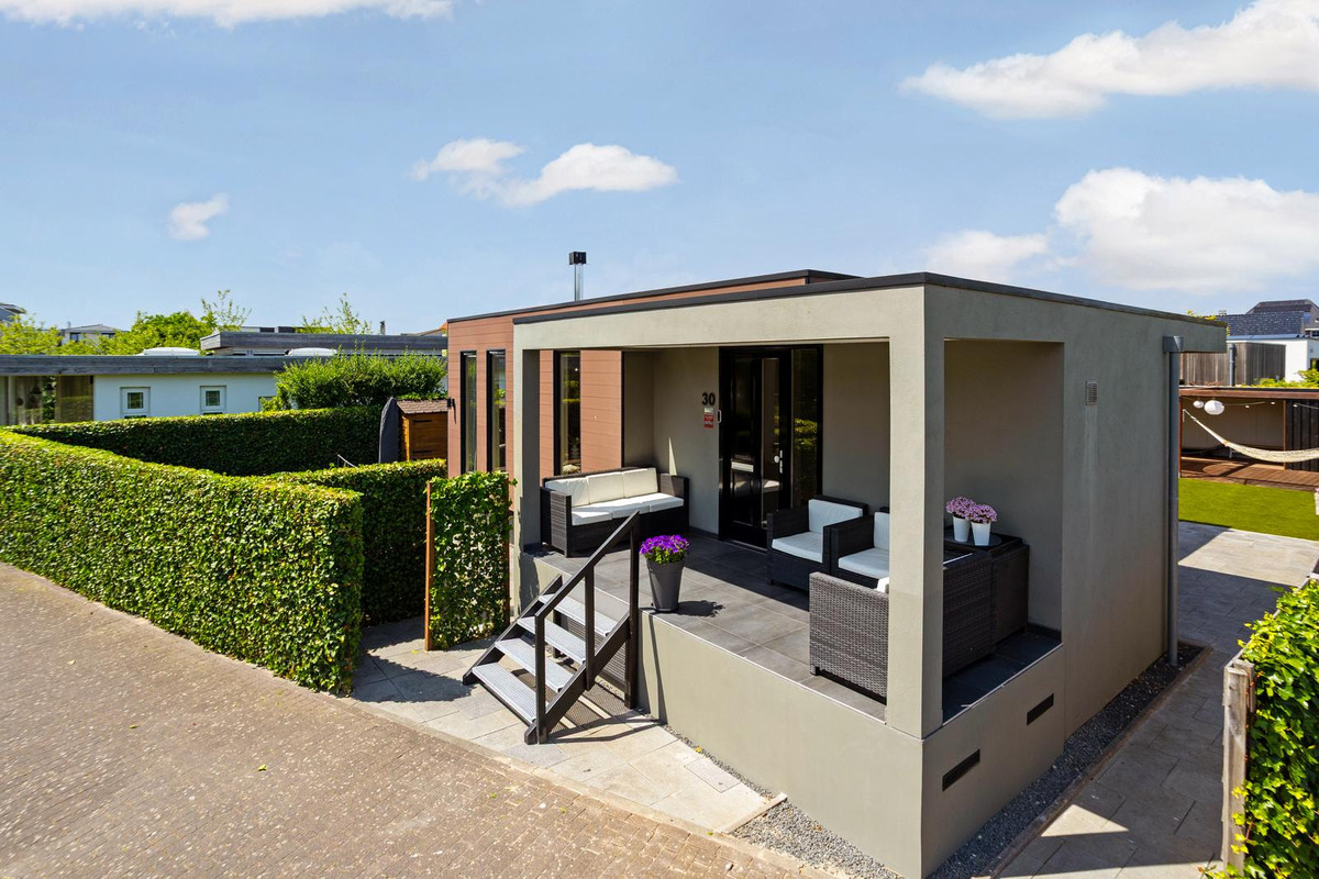 Vrijstaande woning te koop: Minervasingel 30, Almere
