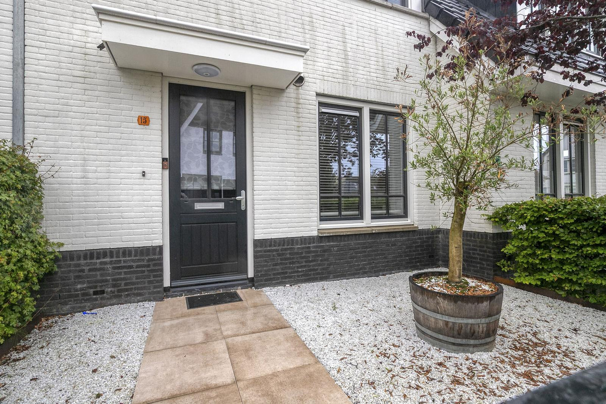 Tussenwoning te koop: Adama van Scheltemalaan 15, Blaricum