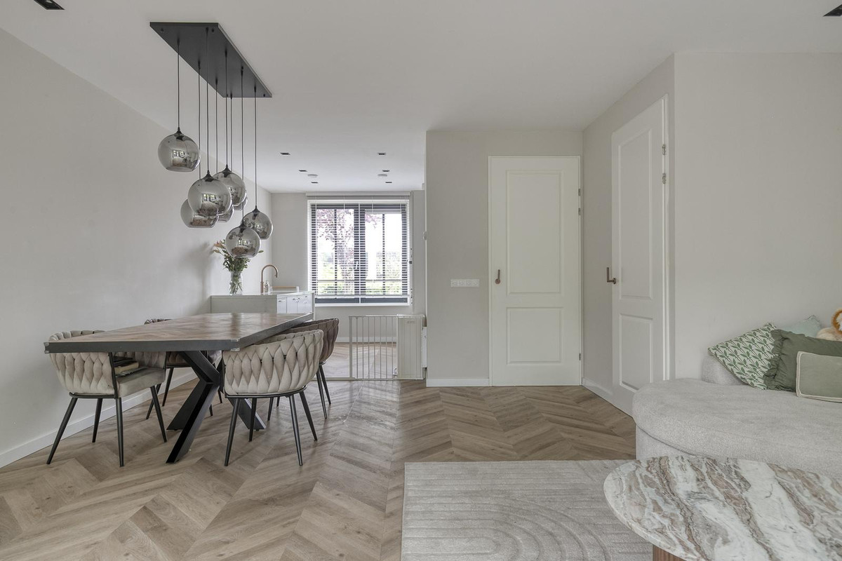 Tussenwoning te koop: Adama van Scheltemalaan 15, Blaricum