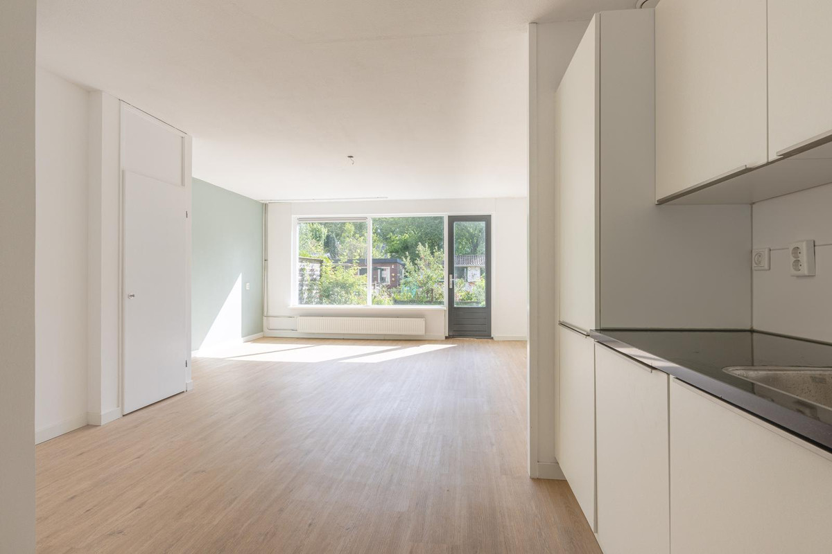 Tussenwoning te koop: Kruisherenstraat 8, Rotterdam