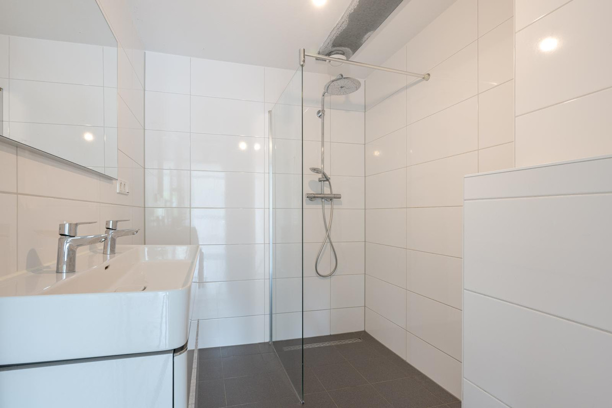 Tussenwoning te koop: Kruisherenstraat 8, Rotterdam