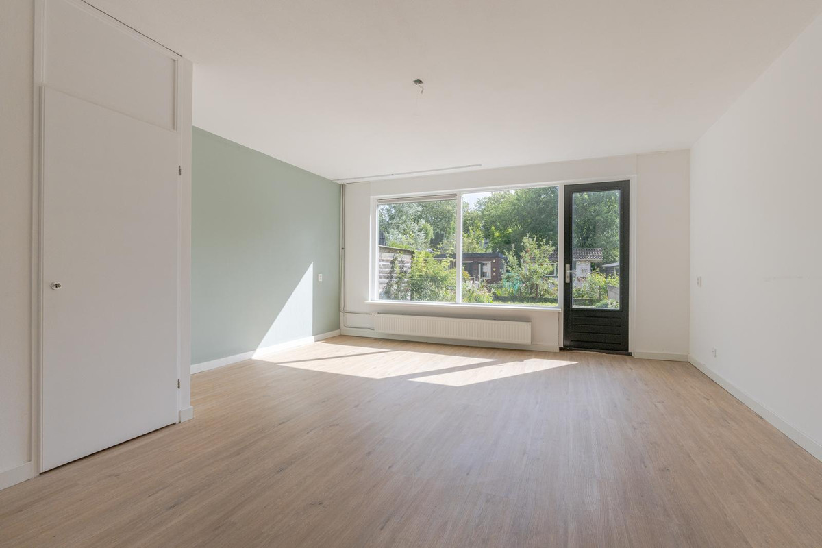 Tussenwoning te koop: Kruisherenstraat 8, Rotterdam