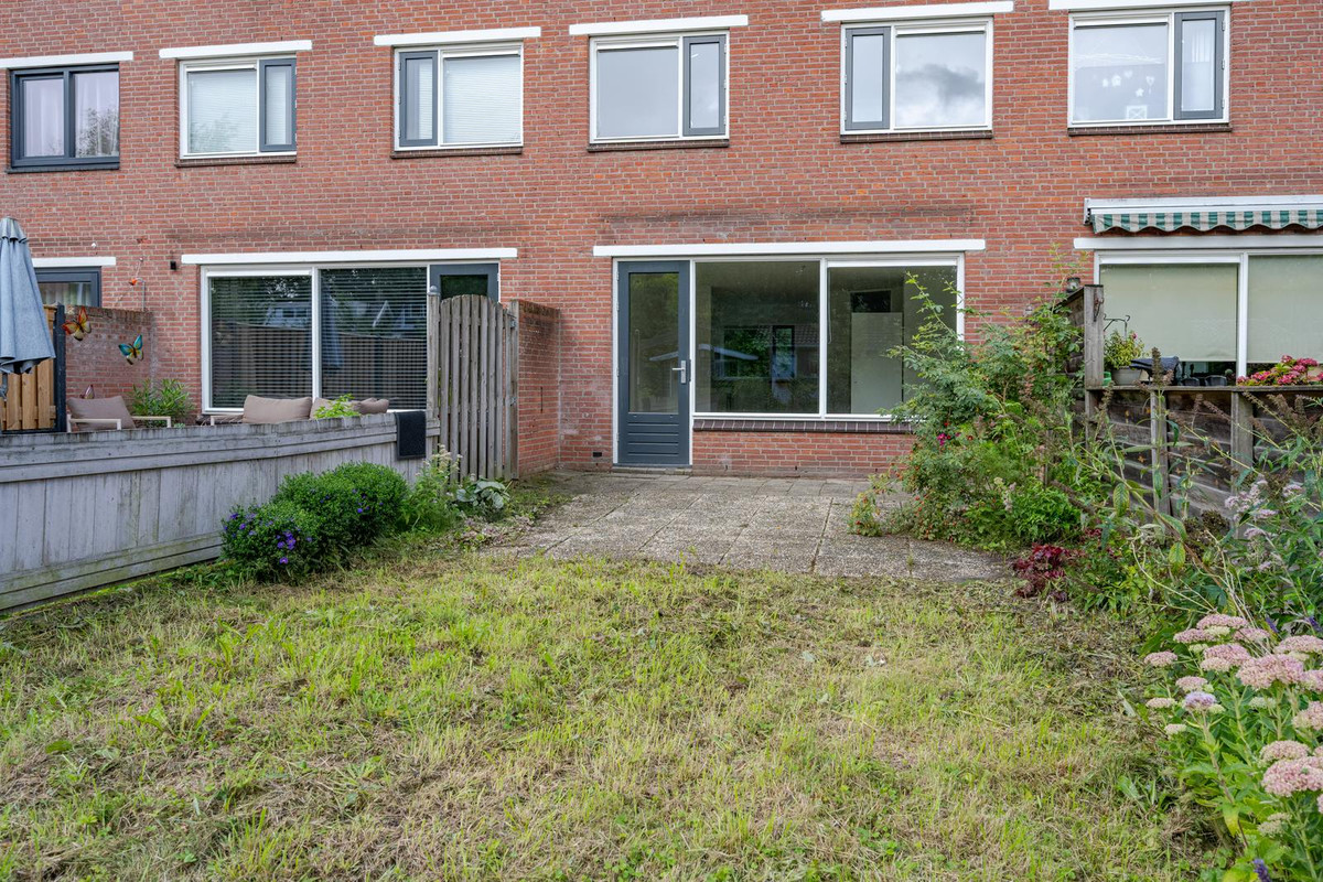 Tussenwoning te koop: Kruisherenstraat 8, Rotterdam
