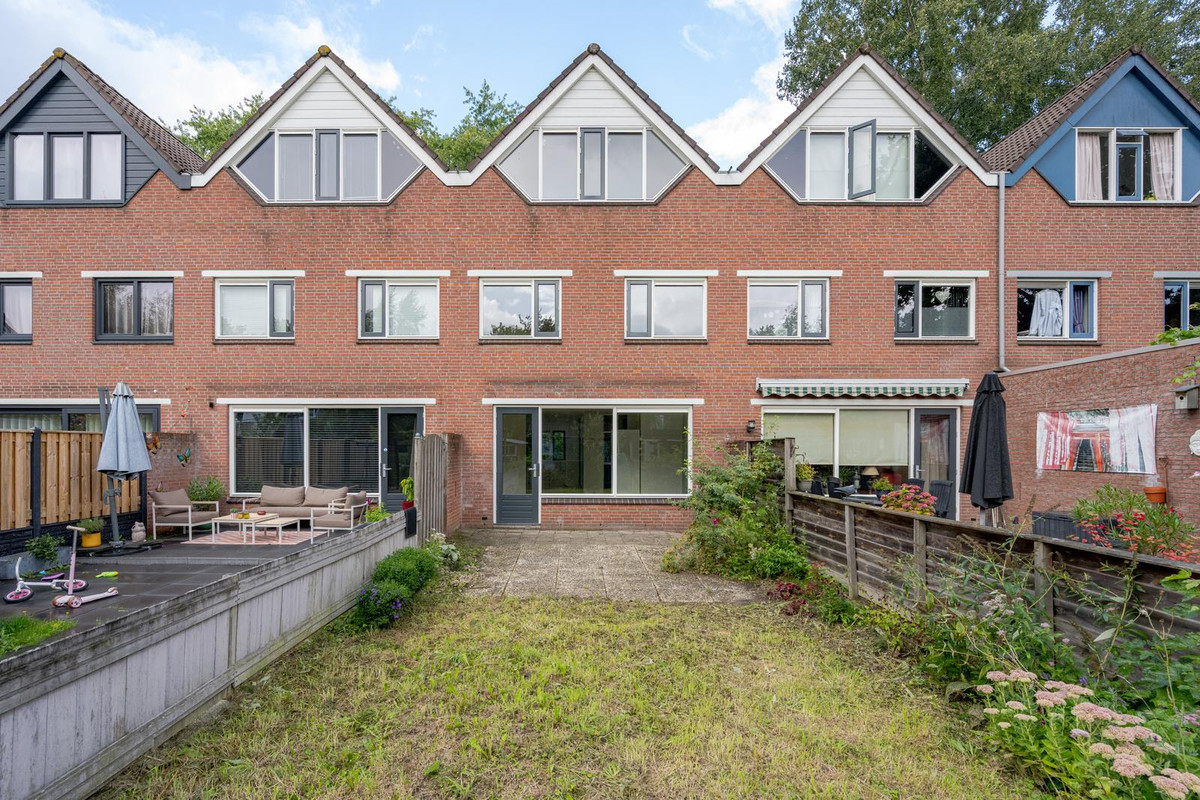 Tussenwoning te koop: Kruisherenstraat 8, Rotterdam