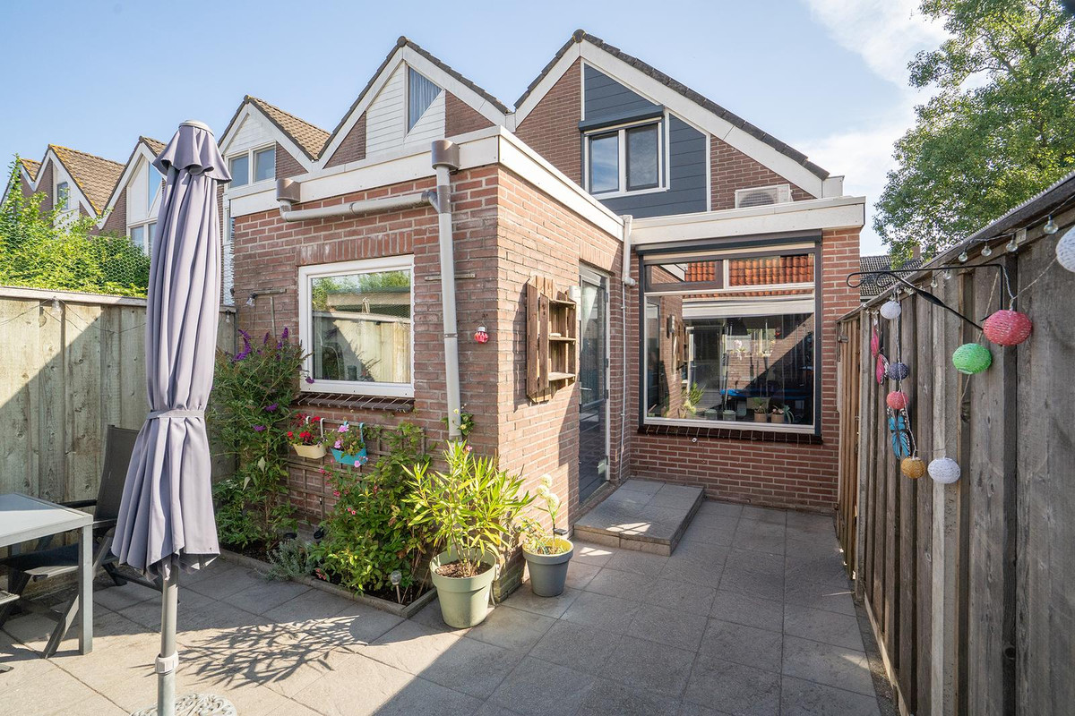 Hoekwoning te koop: Bultsbeekweg 17, Enschede