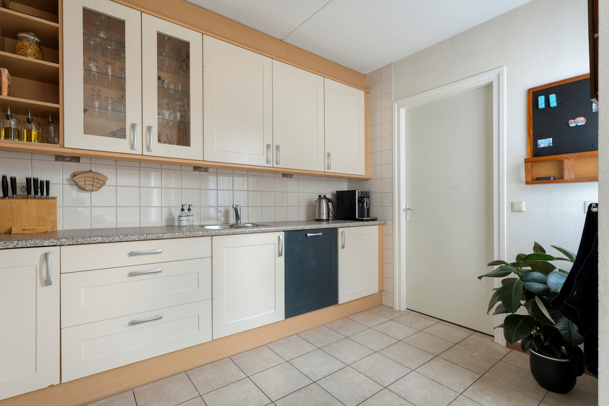 Twee-onder-één-kap te koop: Bieslook 4, Noordscheschut