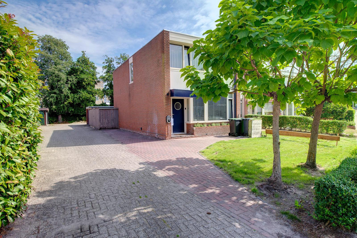 Hoekwoning te koop: Beukemastraat 1, Hoogezand
