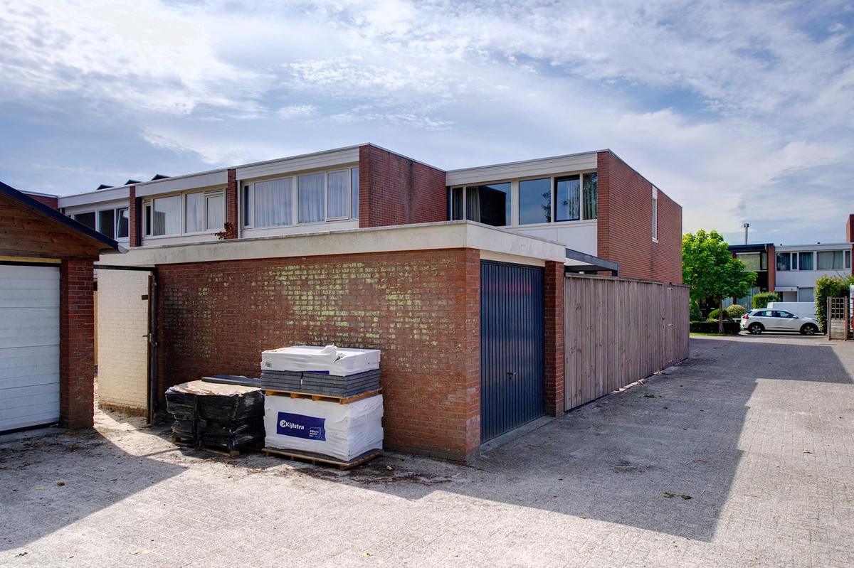 Hoekwoning te koop: Beukemastraat 1, Hoogezand