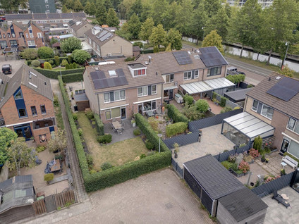 van der Duyn v Maasdamwg 212