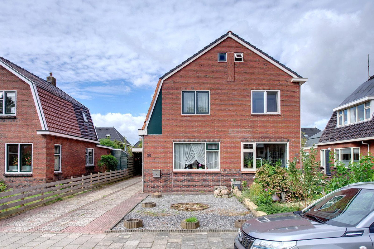 Twee-onder-één-kap te koop: Herenstraat 36, Sappemeer