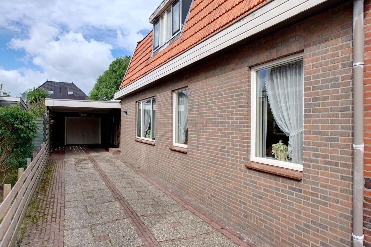 Twee-onder-één-kap te koop: Herenstraat 36, Sappemeer