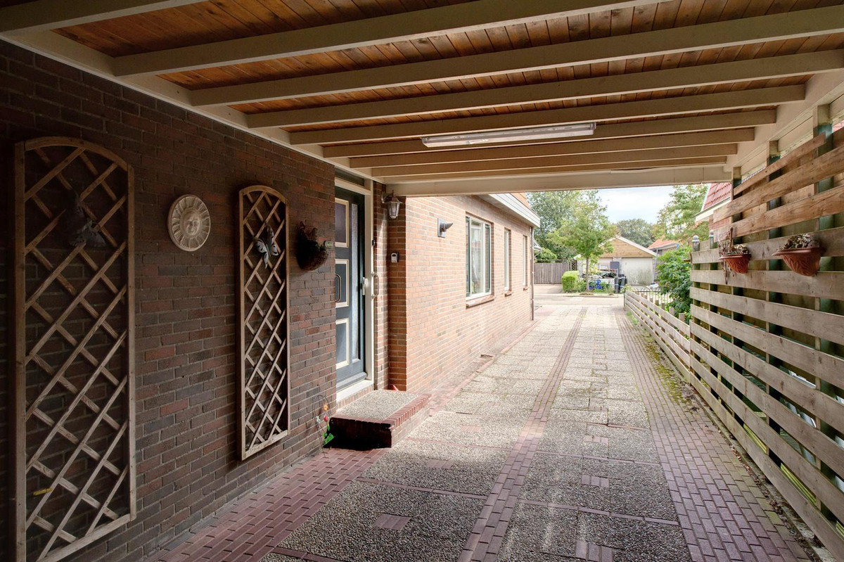 Twee-onder-één-kap te koop: Herenstraat 36, Sappemeer