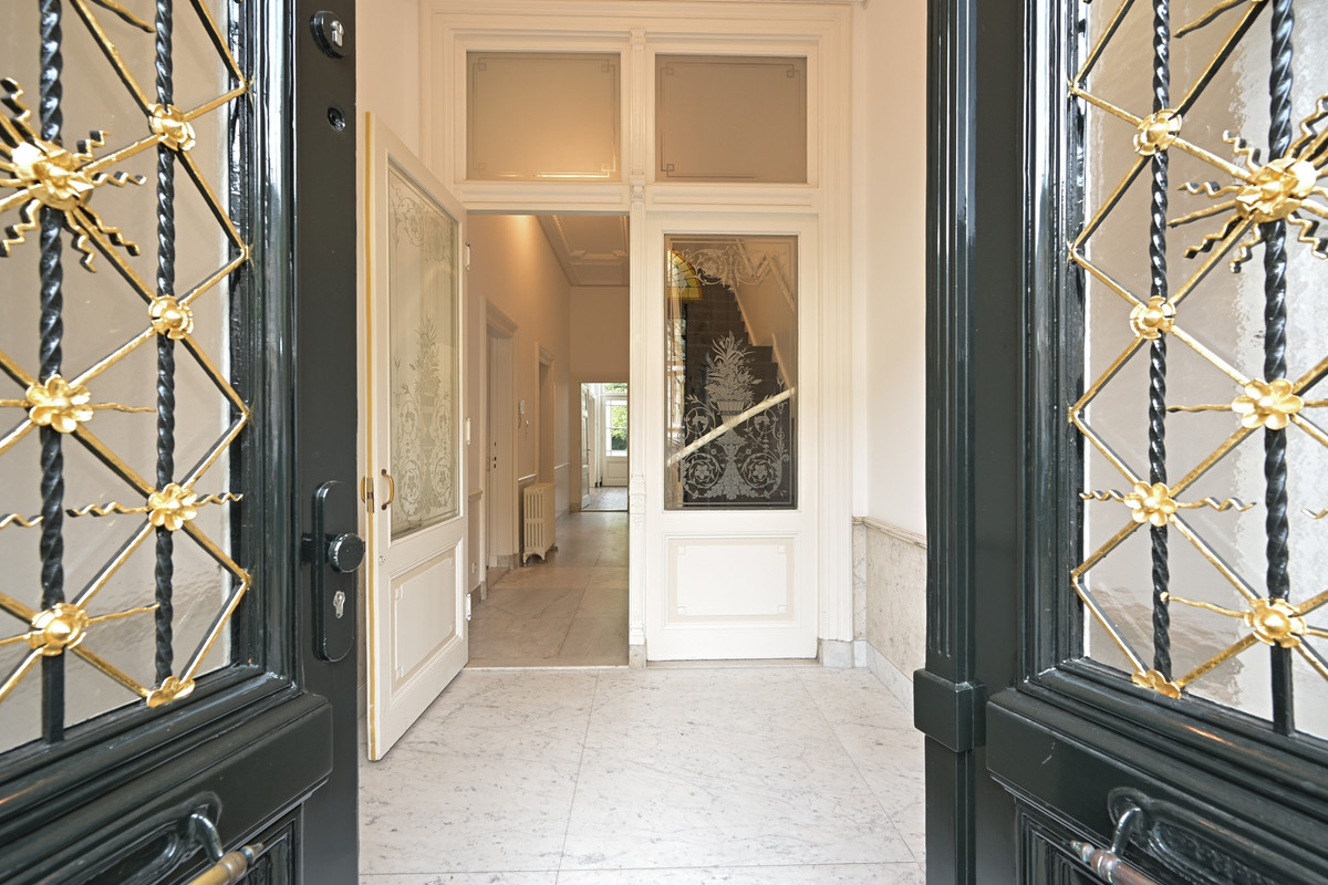 Tussenwoning te huur: Surinamestraat 30, 'S-Gravenhage