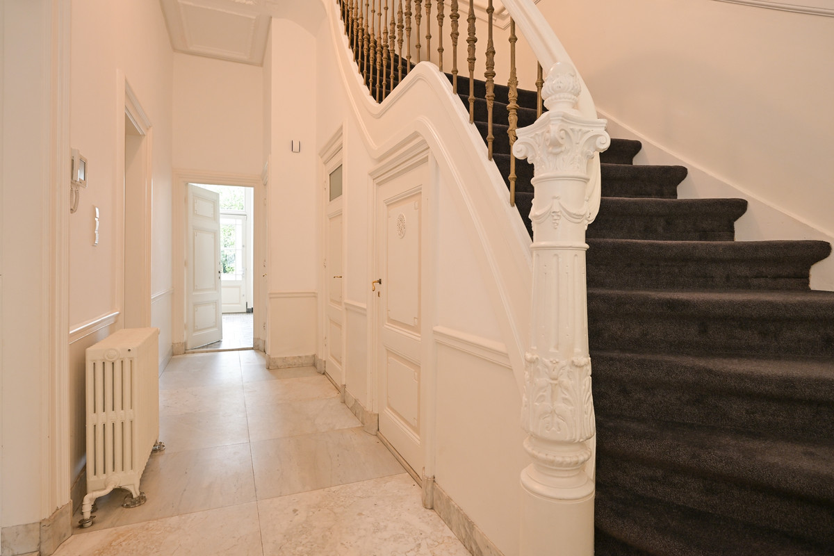 Tussenwoning te huur: Surinamestraat 30, 'S-Gravenhage