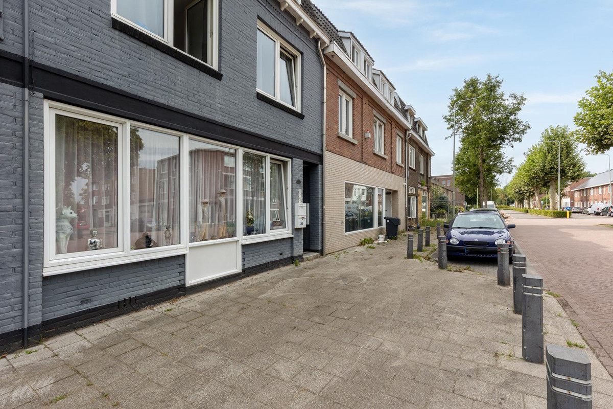 Studio te koop: Burg. Lemmensstraat 265, Geleen