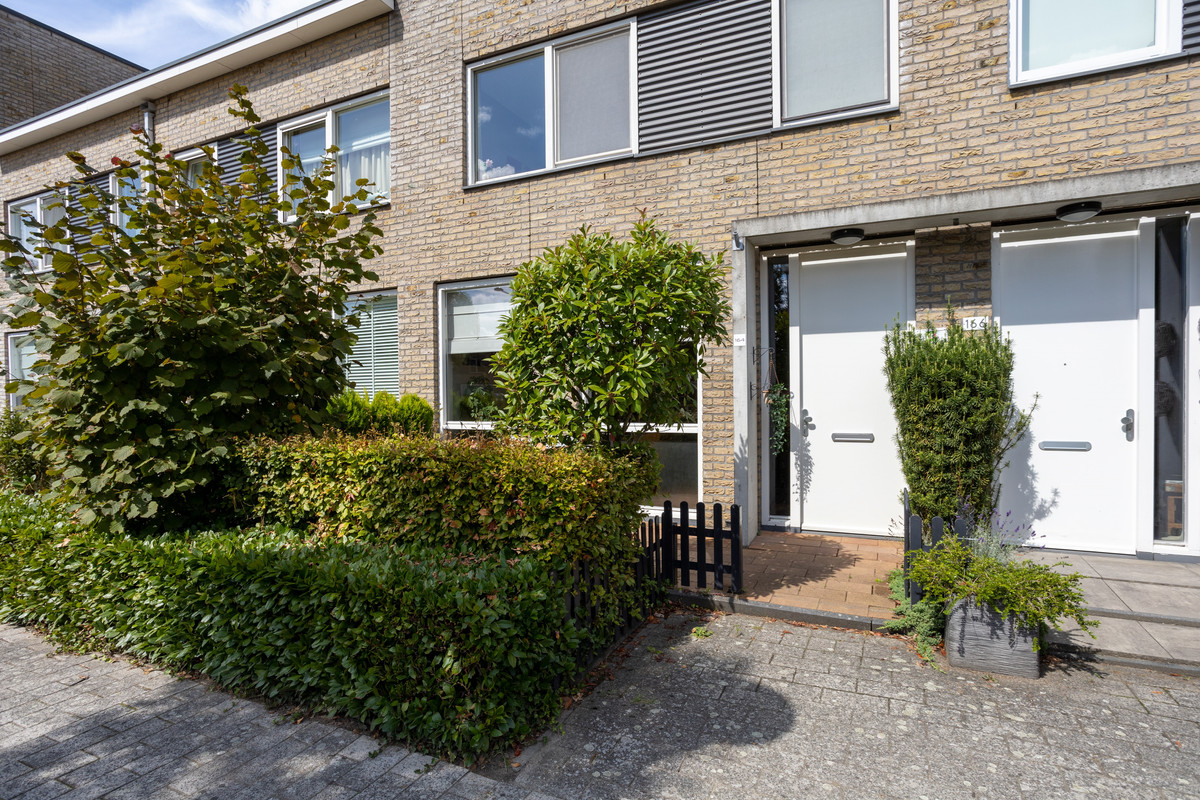 Tussenwoning te koop: Oostmeerlaan 164, Berkel En Rodenrijs