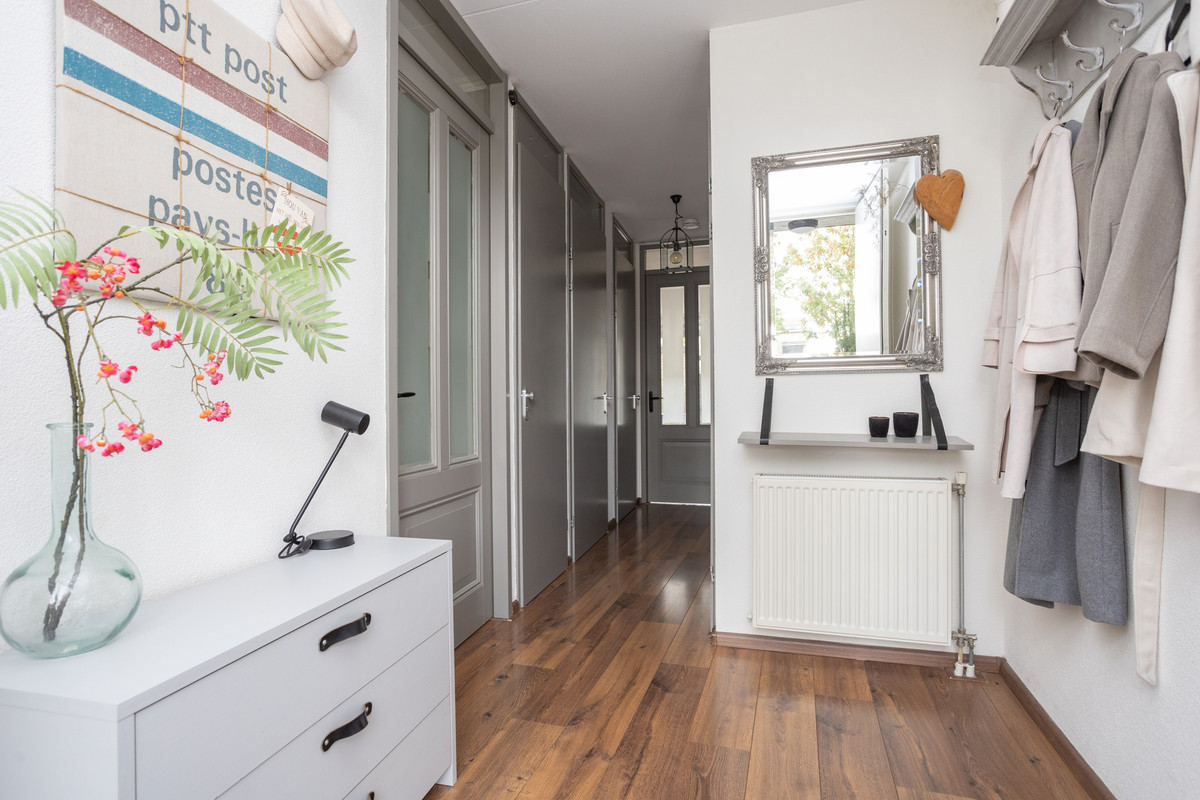 Tussenwoning te koop: Oostmeerlaan 164, Berkel En Rodenrijs