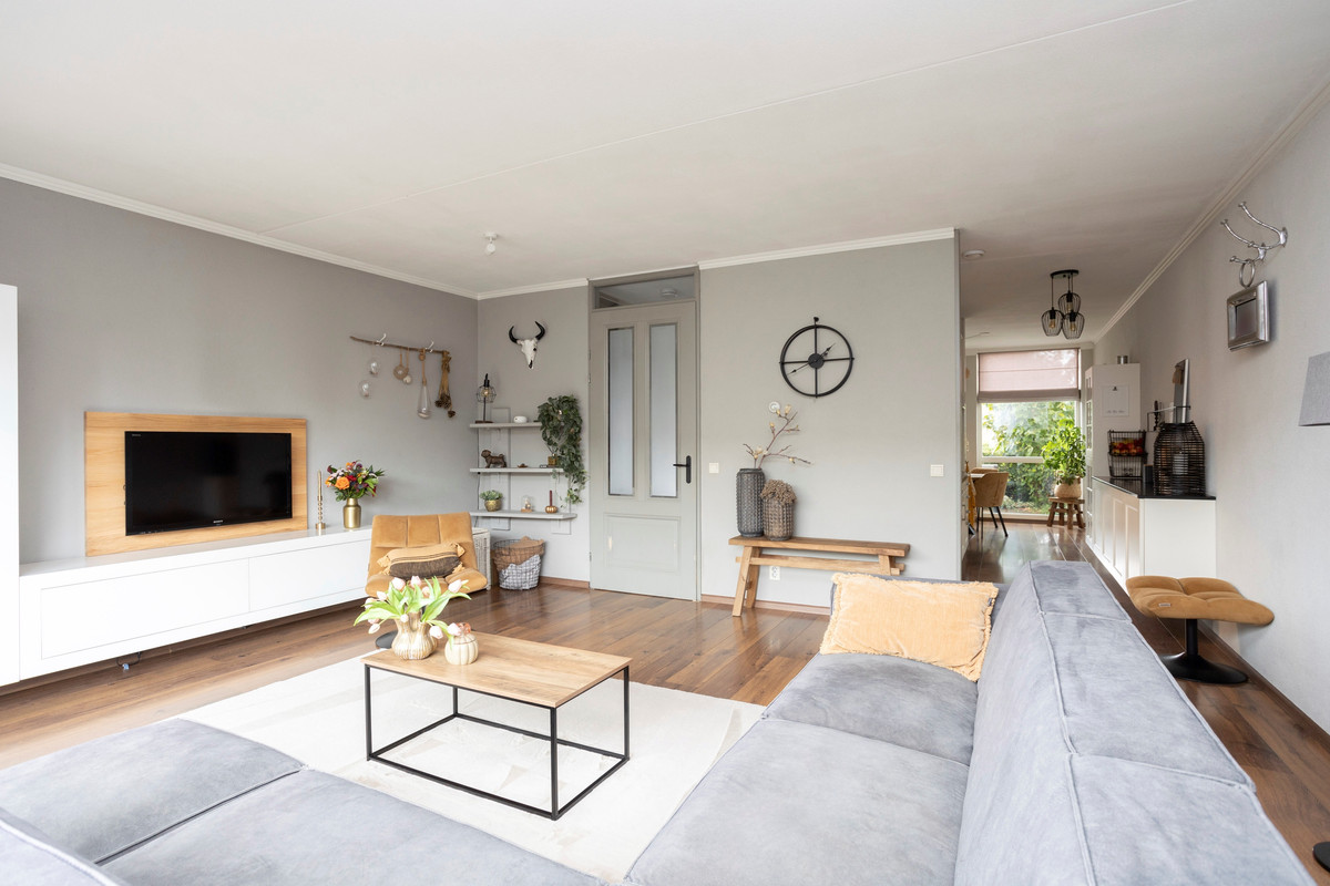 Tussenwoning te koop: Oostmeerlaan 164, Berkel En Rodenrijs