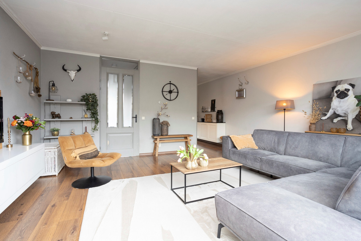 Tussenwoning te koop: Oostmeerlaan 164, Berkel En Rodenrijs