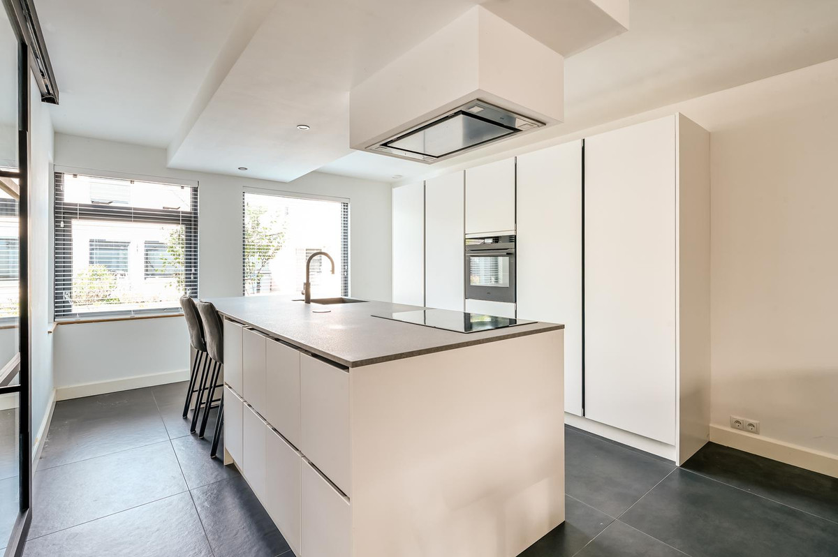 Hoekwoning te koop: Kamperfoeliestraat 18, Almere