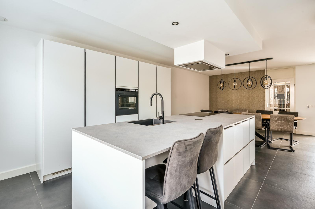 Hoekwoning te koop: Kamperfoeliestraat 18, Almere