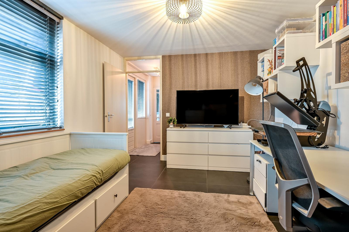 Hoekwoning te koop: Kamperfoeliestraat 18, Almere