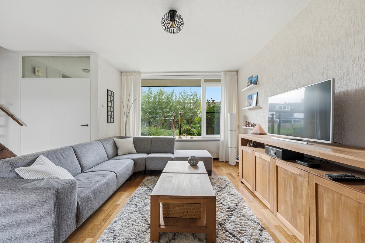 Tussenwoning te koop: A. Anemastraat 12, Papendrecht