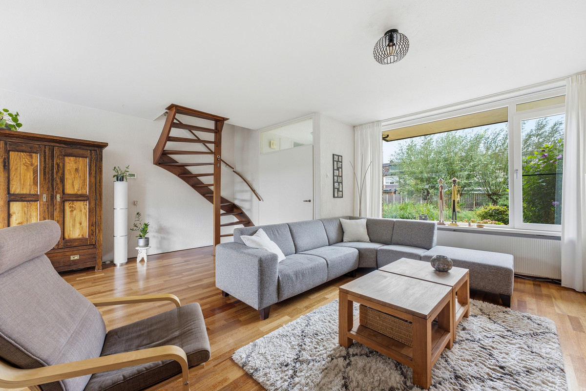 Tussenwoning te koop: A. Anemastraat 12, Papendrecht