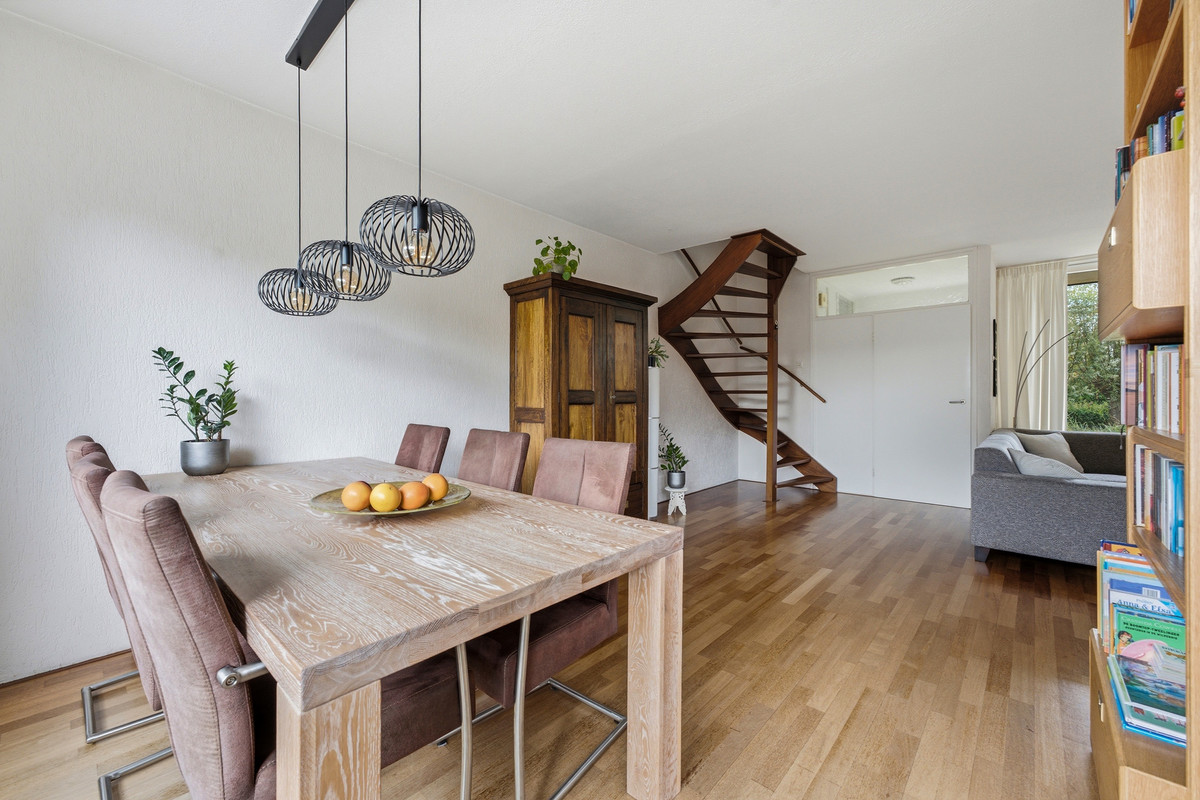 Tussenwoning te koop: A. Anemastraat 12, Papendrecht