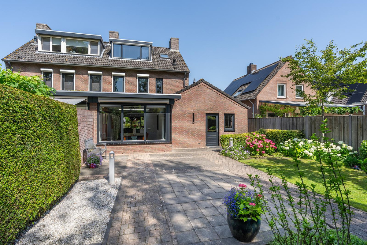 Twee-onder-één-kap te koop: De Hoefsmid 8, Sint-Michielsgestel