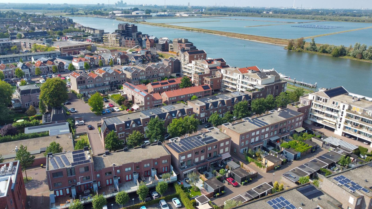 Hoekwoning te koop: Stuurboord 18, Oud-Beijerland