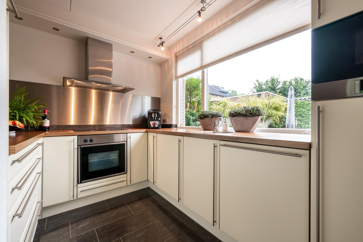 Tussenwoning te koop: Wolvepad 38, Berghem