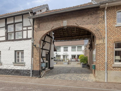 Dorpstraat 10