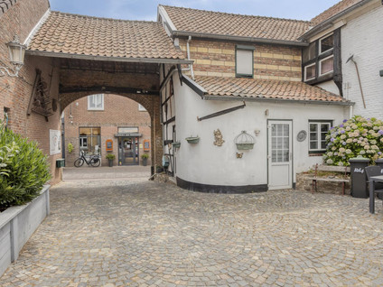 Dorpstraat 10