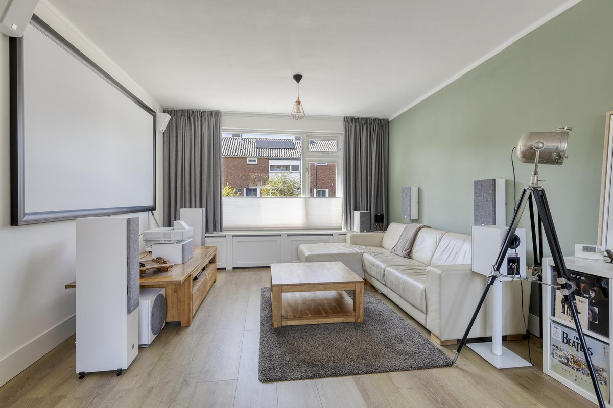 Tussenwoning te koop: Spechtstraat 8, Winterswijk