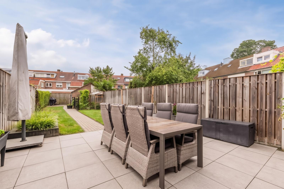 Tussenwoning te koop: Beatrixhof 28, Tilburg
