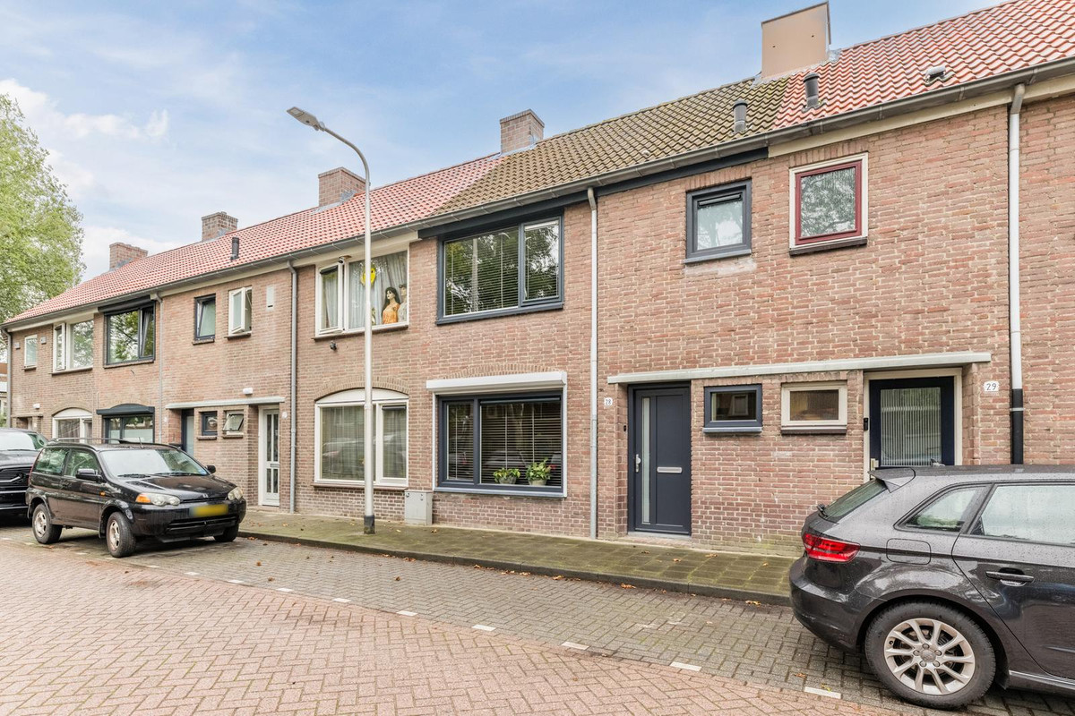 Tussenwoning te koop: Beatrixhof 28, Tilburg
