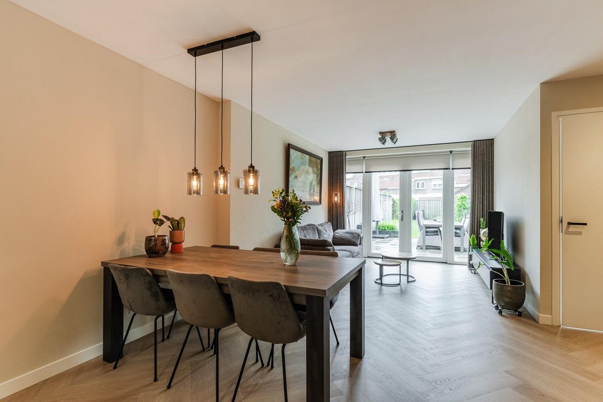 Tussenwoning te koop: Beatrixhof 28, Tilburg