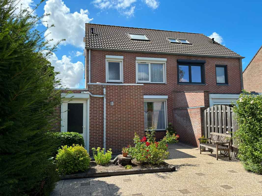 Twee-onder-één-kap te koop: Willem Tellstraat 20, Ijzendijke