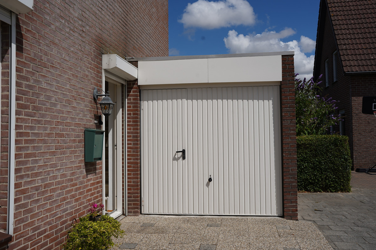 Twee-onder-één-kap te koop: Willem Tellstraat 20, Ijzendijke