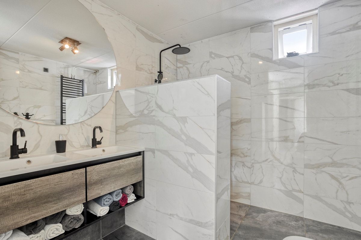 Tussenwoning te koop: Prins Bernhardlaan 68, Middelharnis