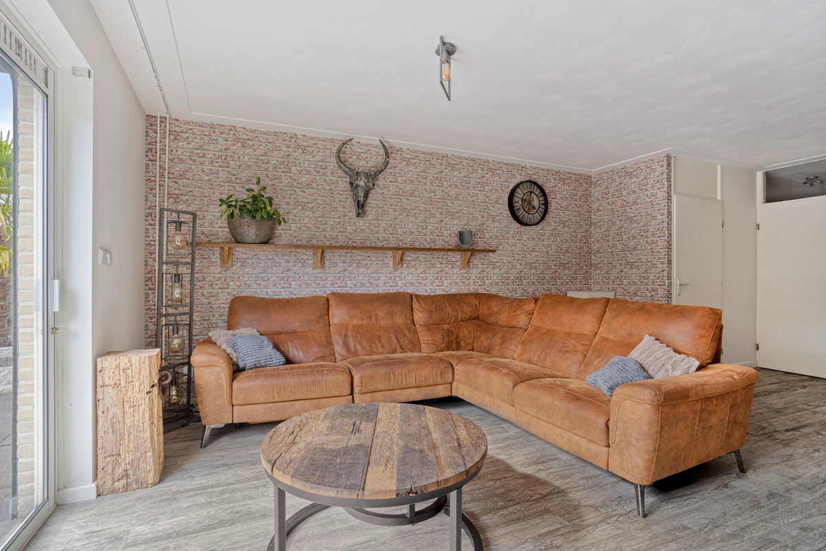 Tussenwoning te koop: Prins Bernhardlaan 68, Middelharnis