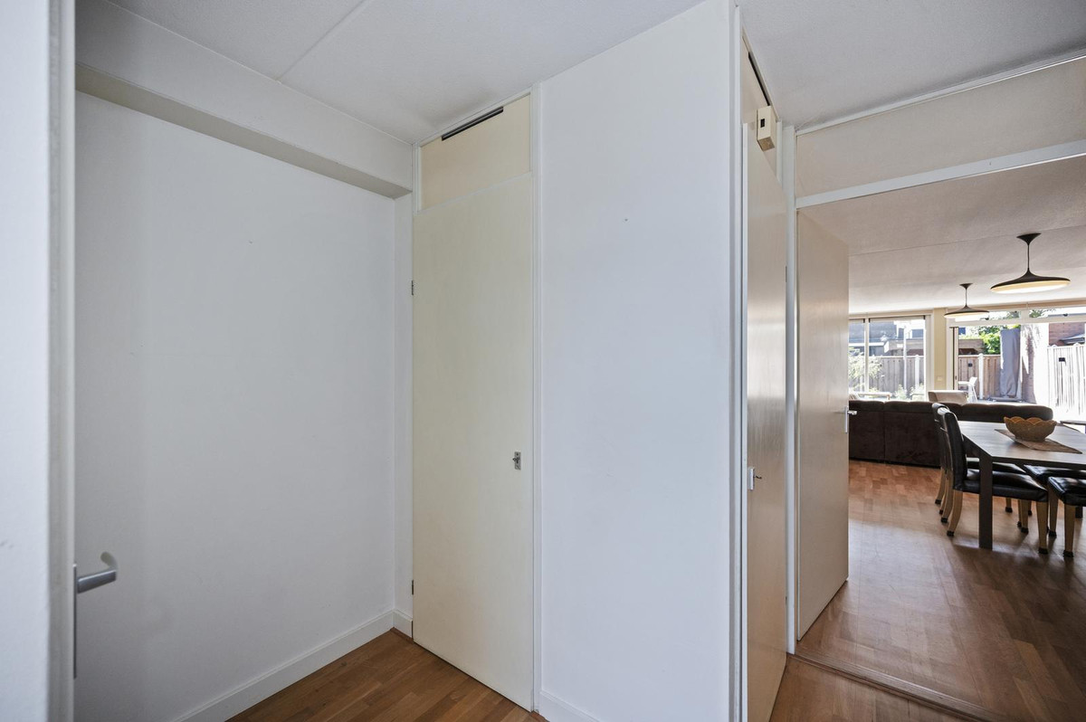Hoekwoning te koop: Guadeloupestraat 32, Almere