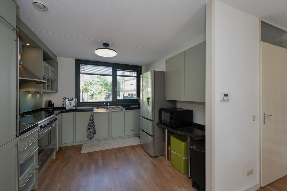 Hoekwoning te koop: Guadeloupestraat 32, Almere