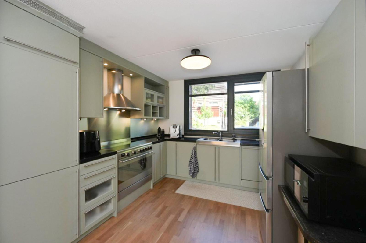 Hoekwoning te koop: Guadeloupestraat 32, Almere